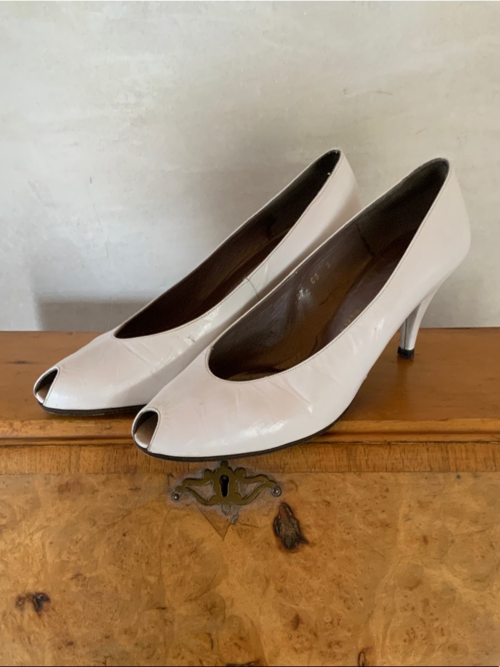 Charles Jourdan Peep Toe Pumps 8M🤍